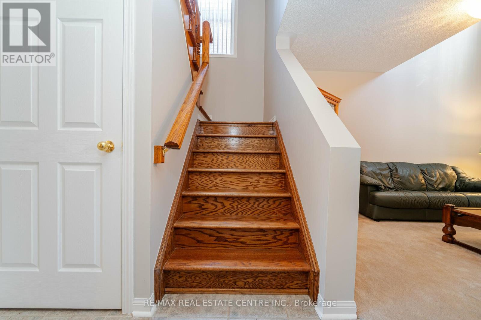 Upper - 15 Mendoza Drive Property Photo 20