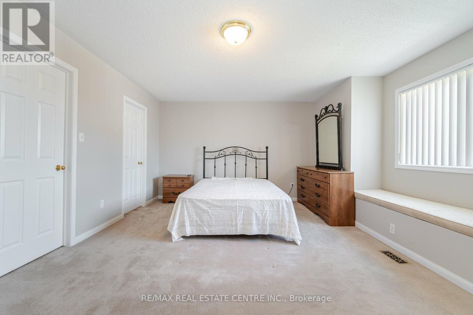 Upper - 15 Mendoza Drive Property Photo 23