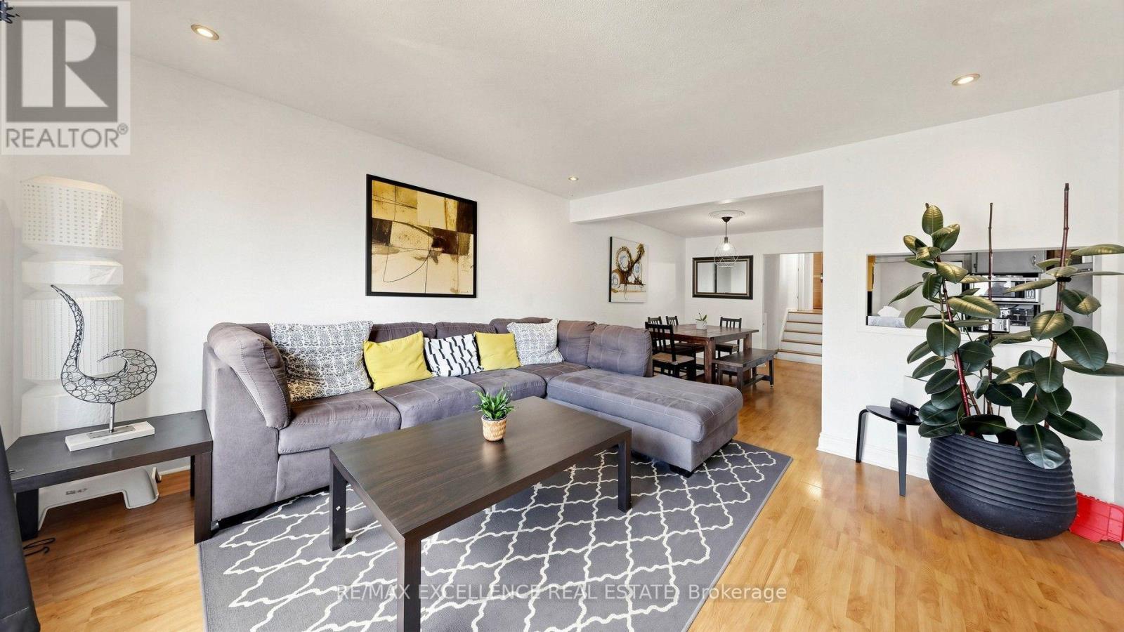 28 Glenvale Boulevard Property Photo 6