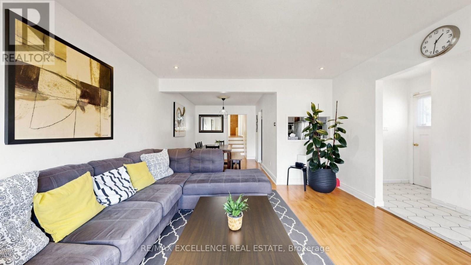 28 Glenvale Boulevard Property Photo 7