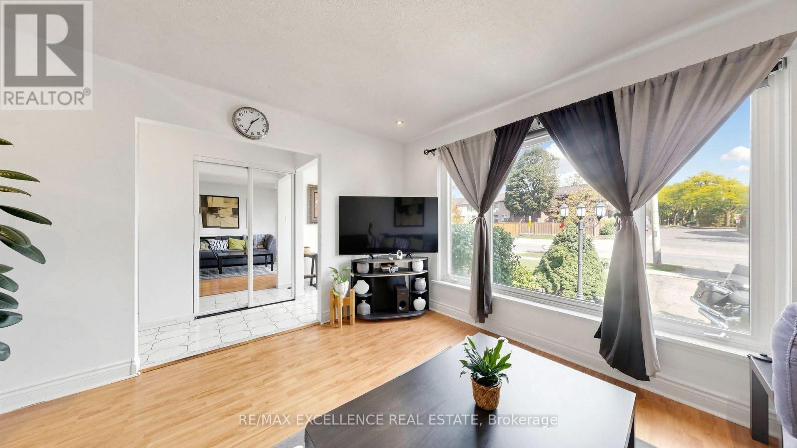 28 Glenvale Boulevard Property Photo 8