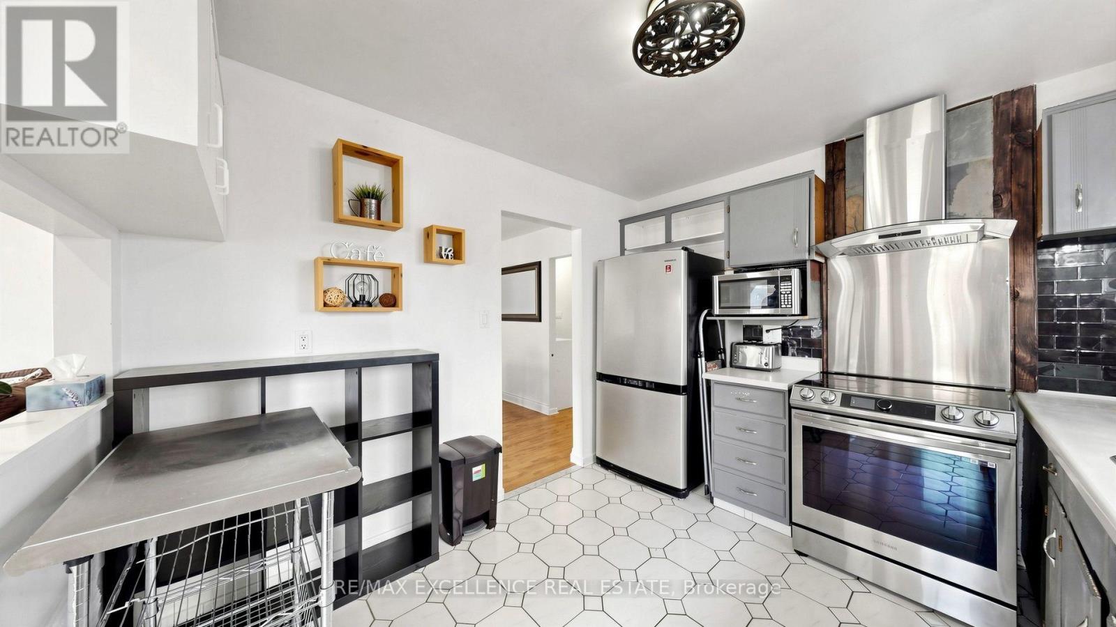28 Glenvale Boulevard Property Photo 15