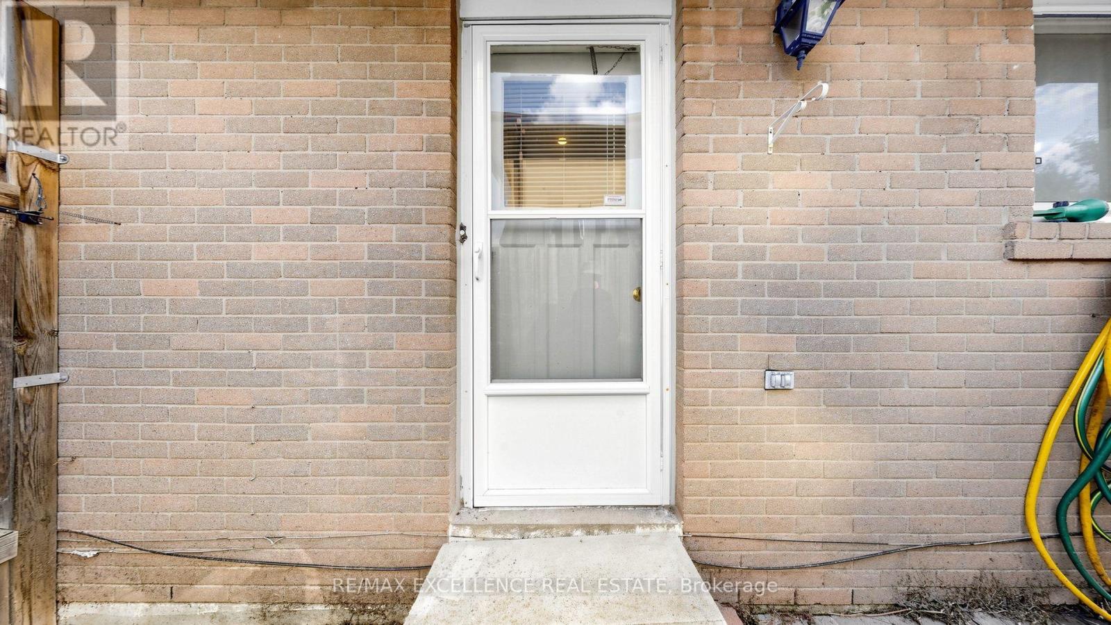 28 Glenvale Boulevard Property Photo 45
