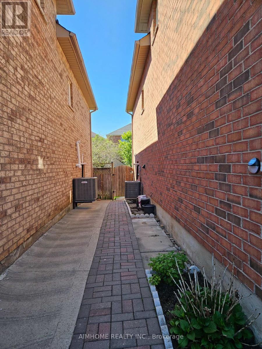 3227 Scotch Pine Gate Property Photo 2
