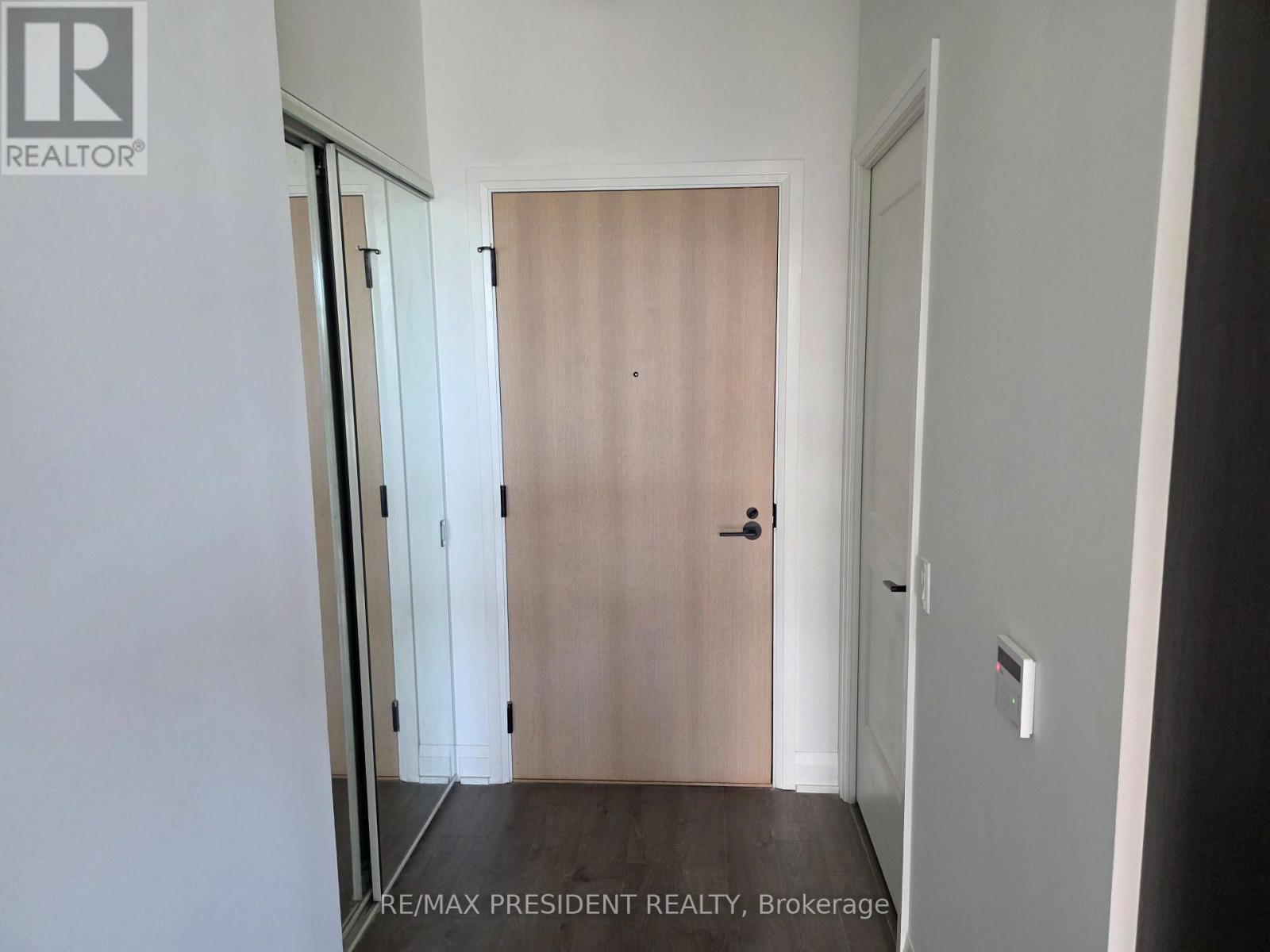 112 - 60 George Butchart Drive Property Photo 6