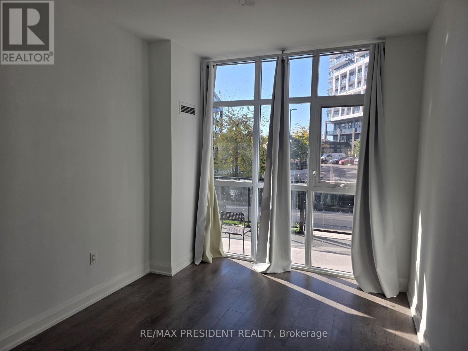 112 - 60 George Butchart Drive Property Photo 11