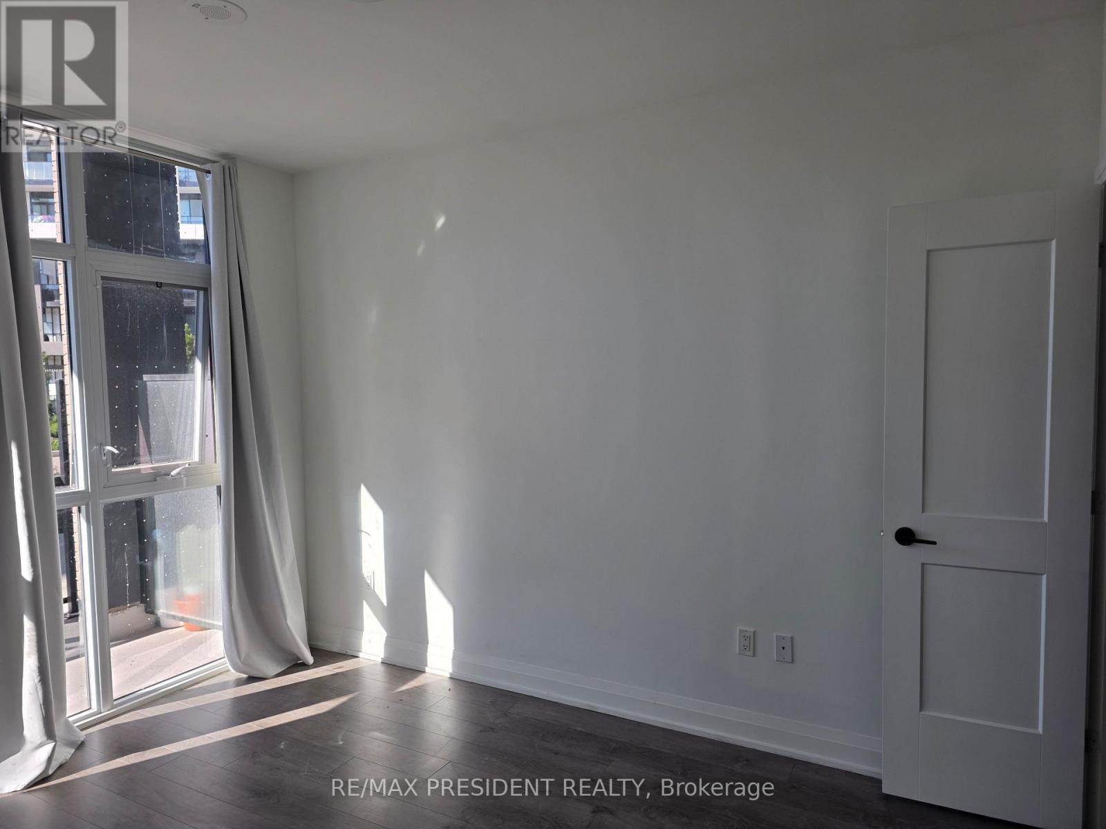 112 - 60 George Butchart Drive Property Photo 12