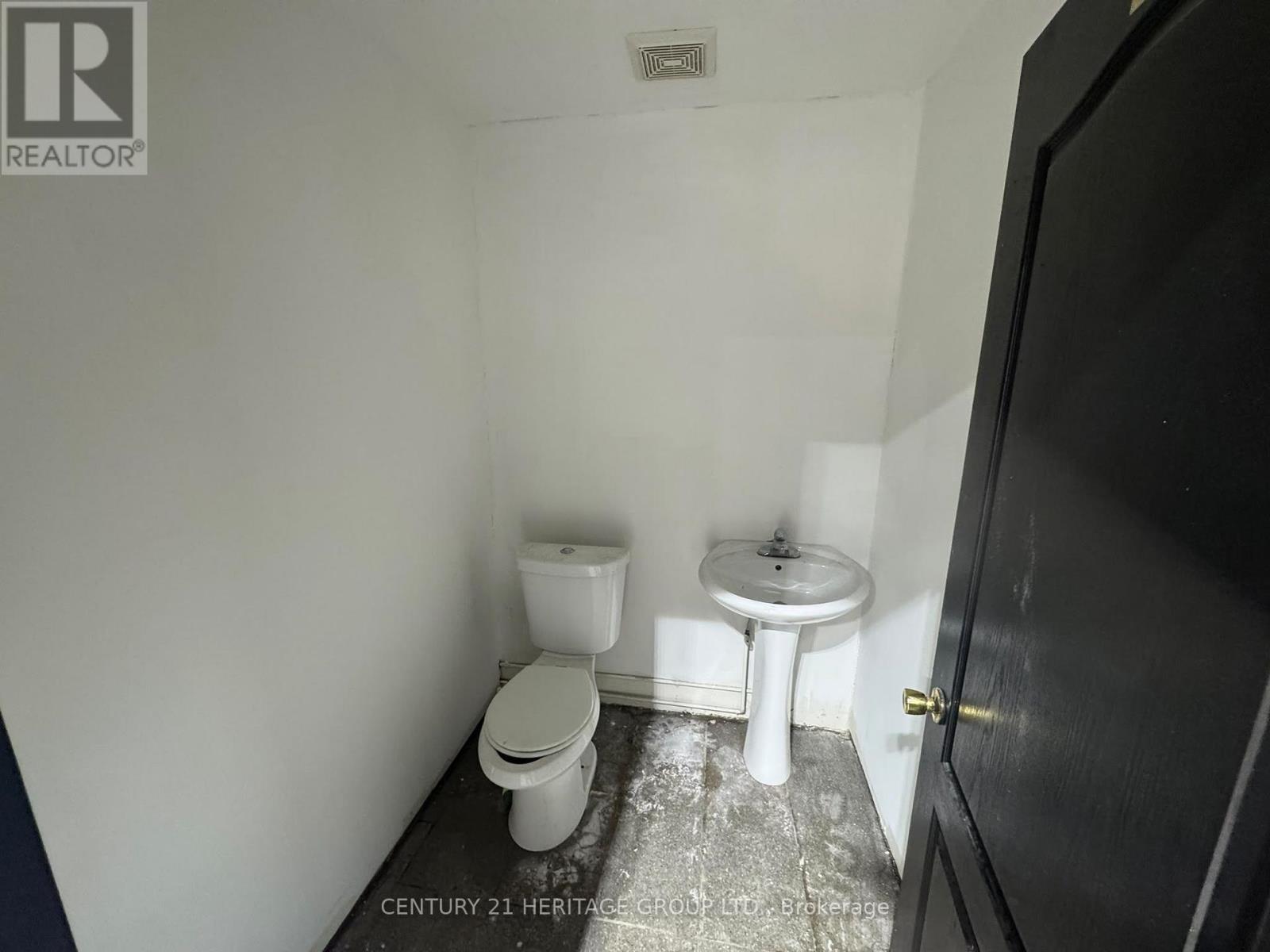 20 & 21 - 4544 Dufferin Street Property Photo 12