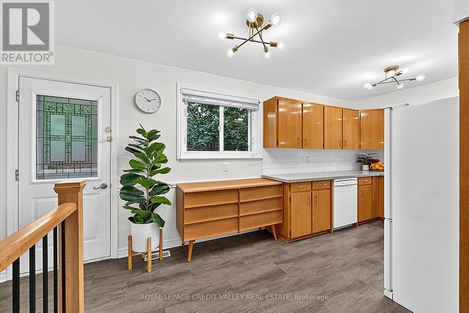 27 Castlemore Drive Property Photo 19