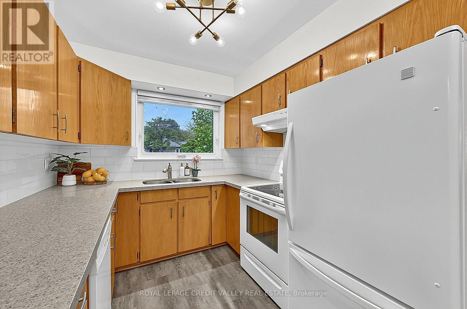 27 Castlemore Drive Property Photo 21
