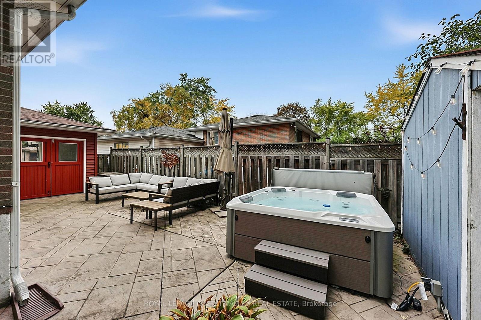 27 Castlemore Drive Property Photo 44