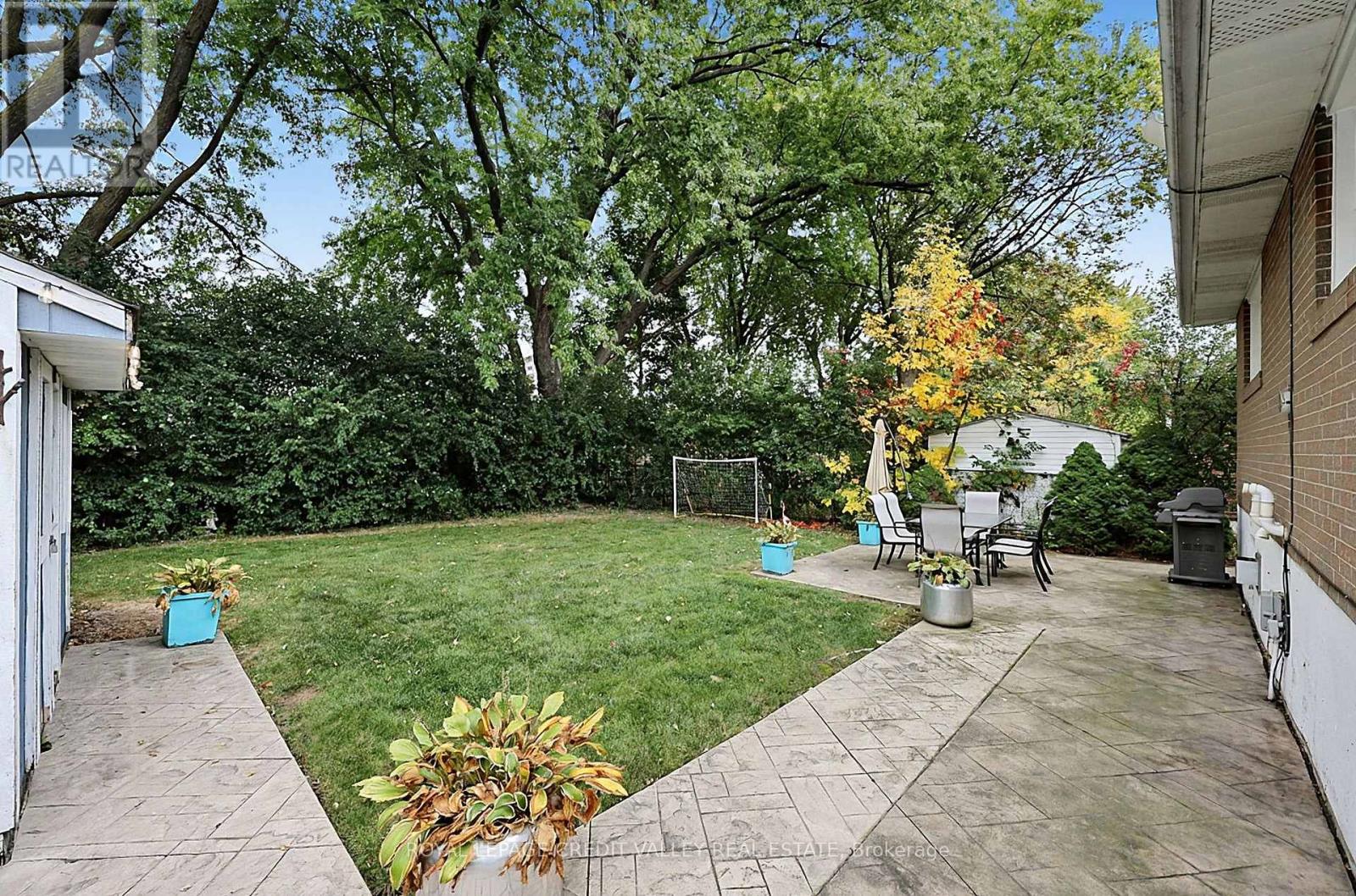 27 Castlemore Drive Property Photo 48