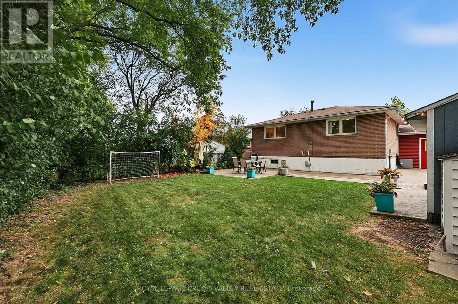 27 Castlemore Drive Property Photo 49