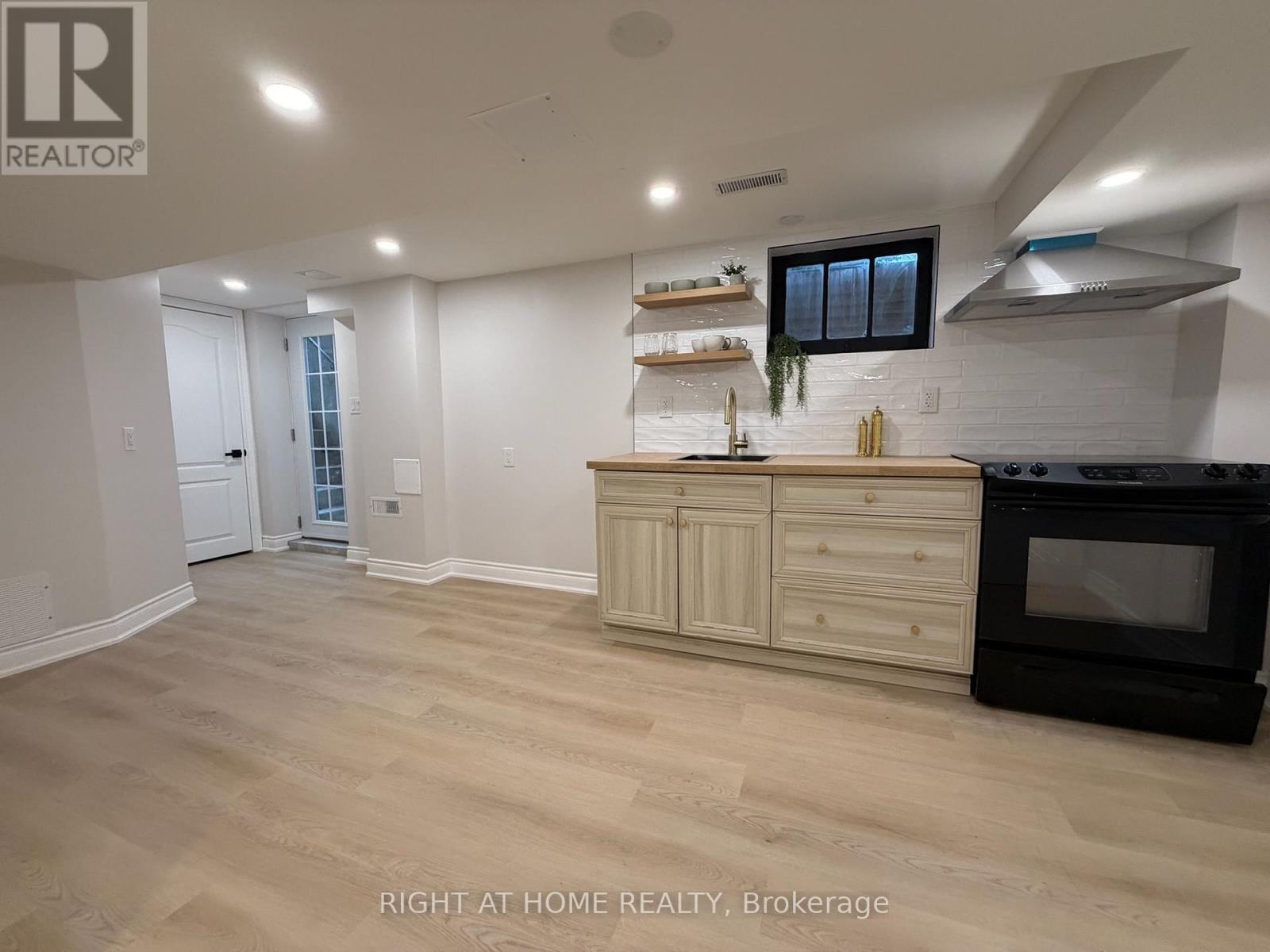 9 Crestview Avenue Property Photo 35