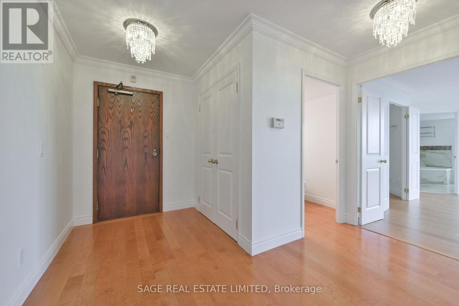 1806 - 2285 Lake Shore Boulevard W Property Photo 6