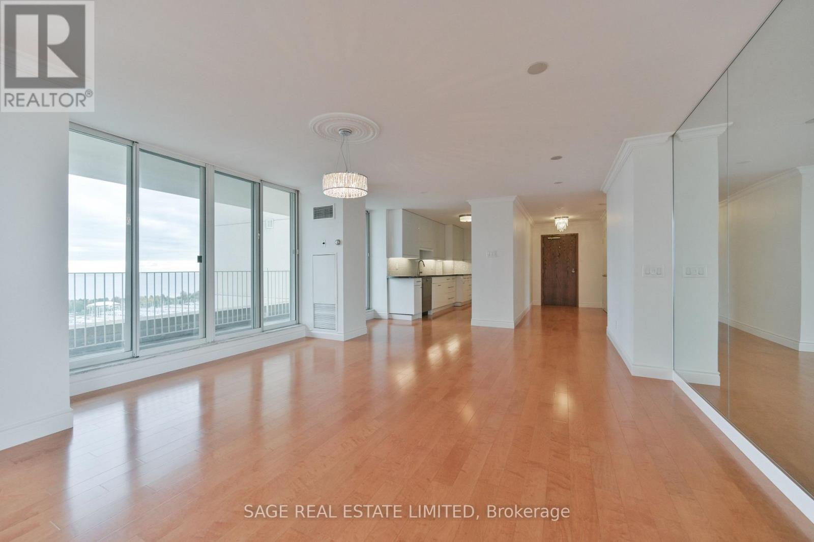 1806 - 2285 Lake Shore Boulevard W Property Photo 7