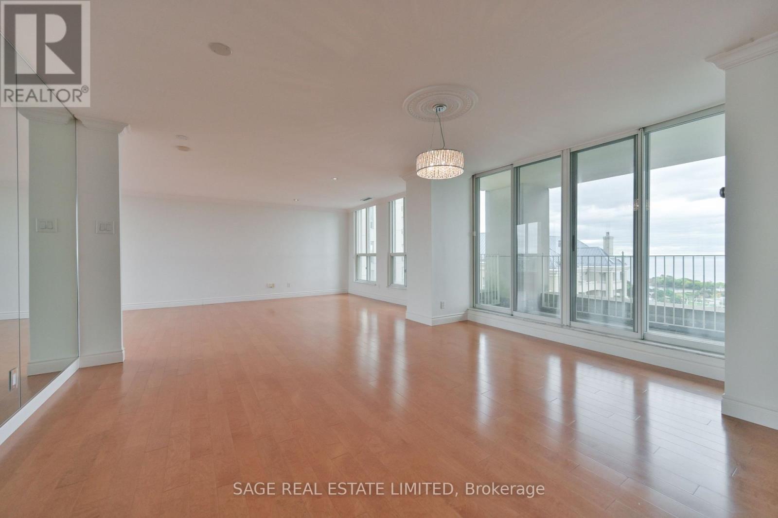 1806 - 2285 Lake Shore Boulevard W Property Photo 12