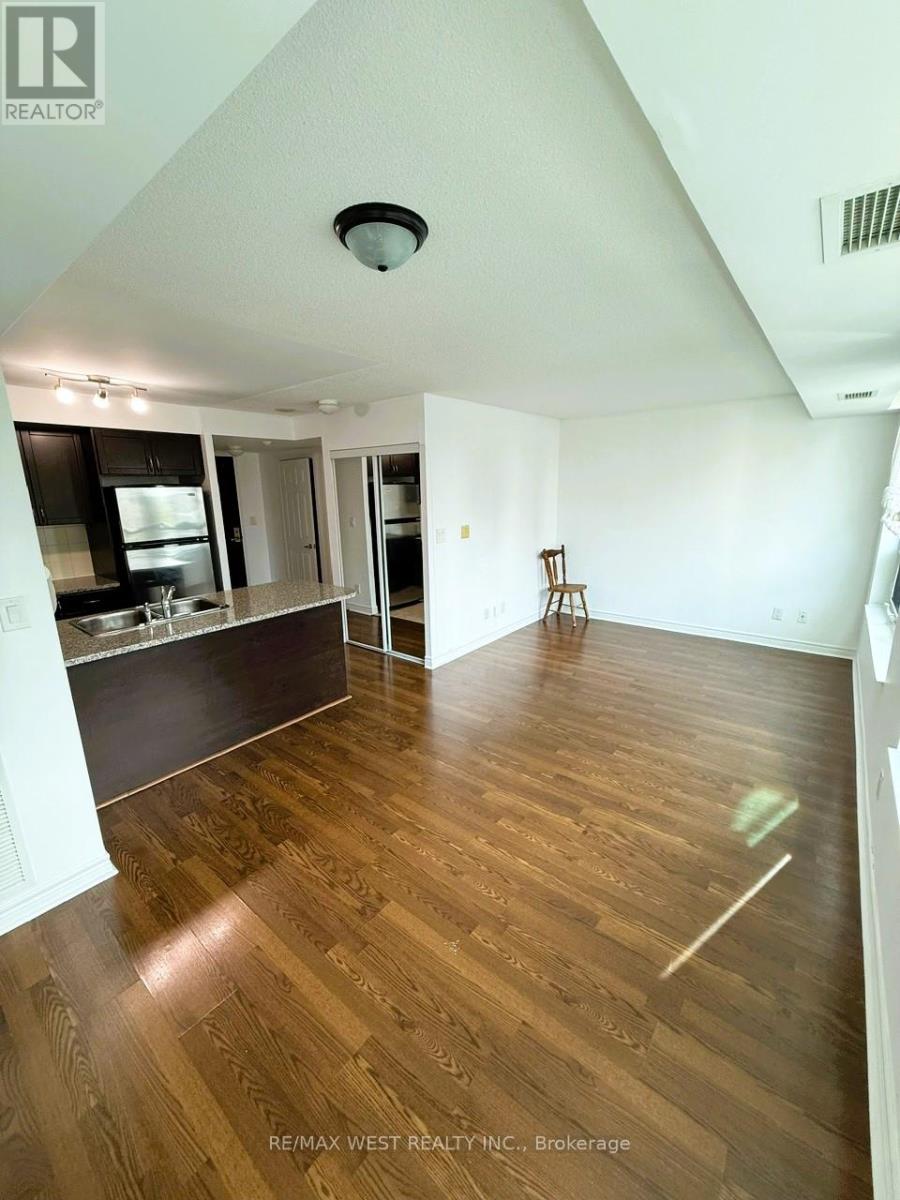1501 - 208 Enfield Place Property Photo 4