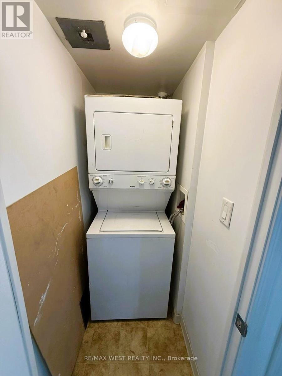 1501 - 208 Enfield Place Property Photo 5