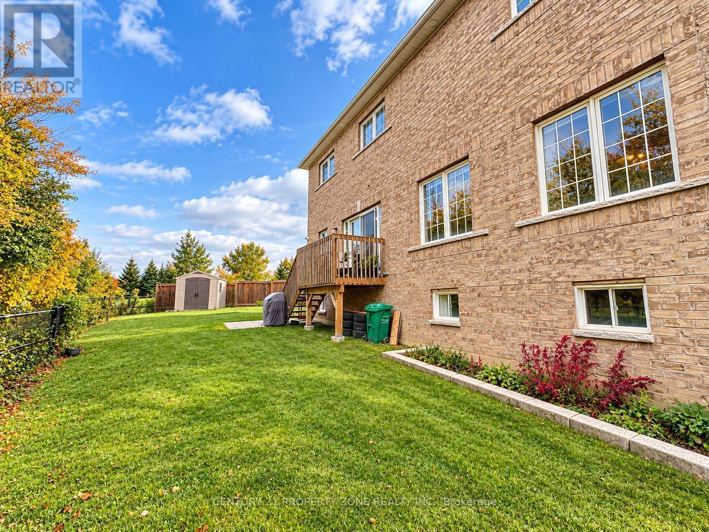 32 Young Garden Crescent Property Photo 35