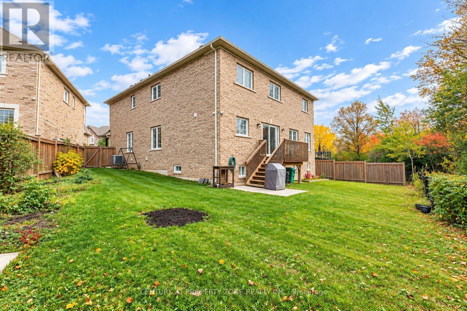 32 Young Garden Crescent Property Photo 36