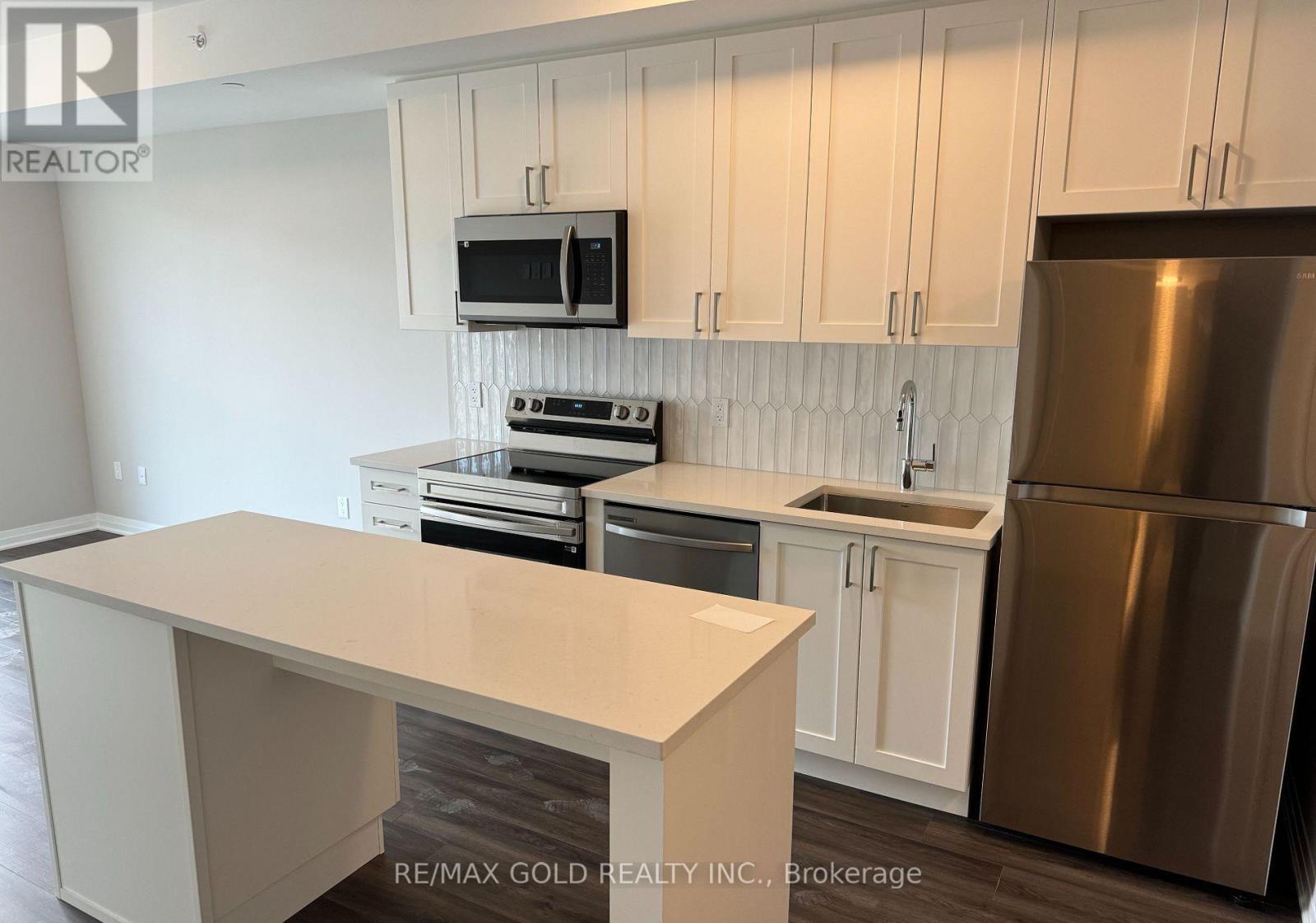 411 - 490 Gordon Krantz Avenue Property Photo 3