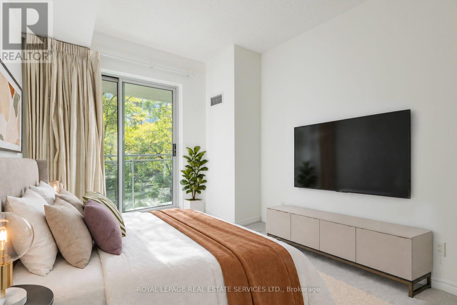 221 - 5 Marine Parade Drive Property Photo 15
