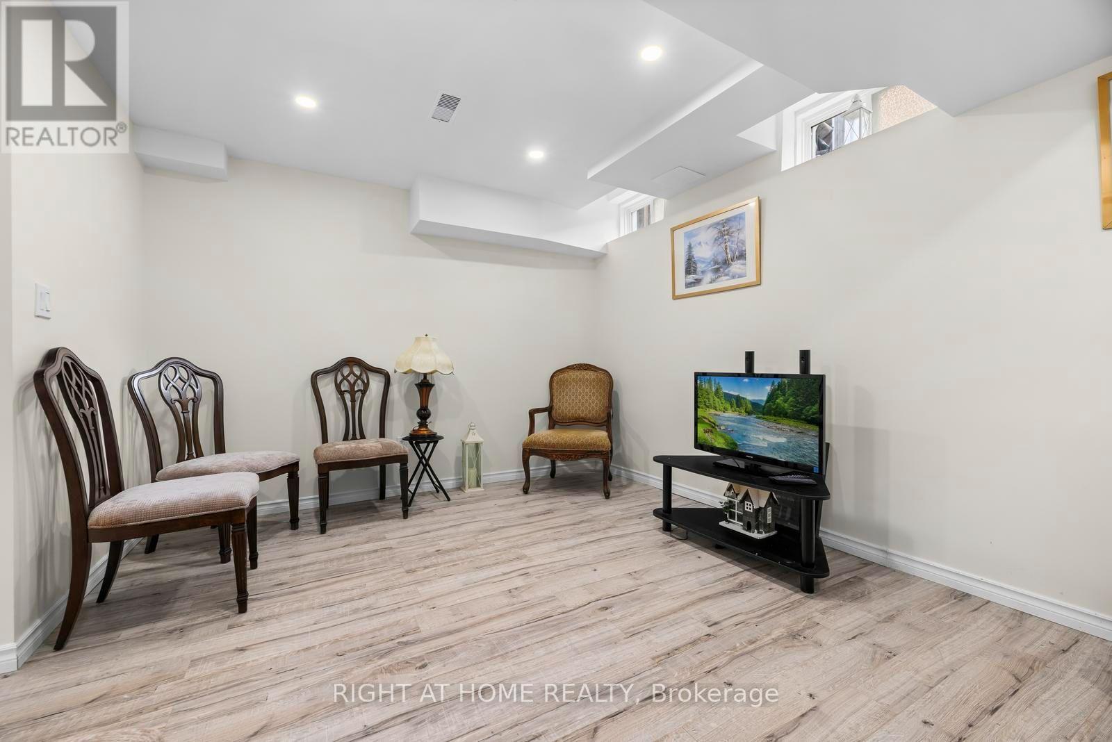 41 Coastline Drive Property Photo 32