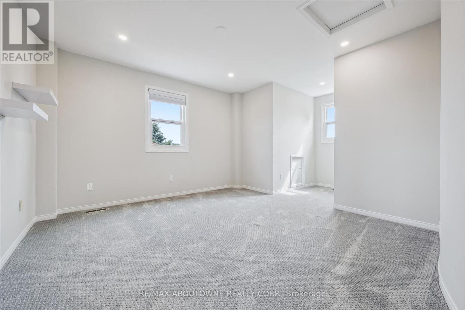 2456 Sixth Line Property Photo 31