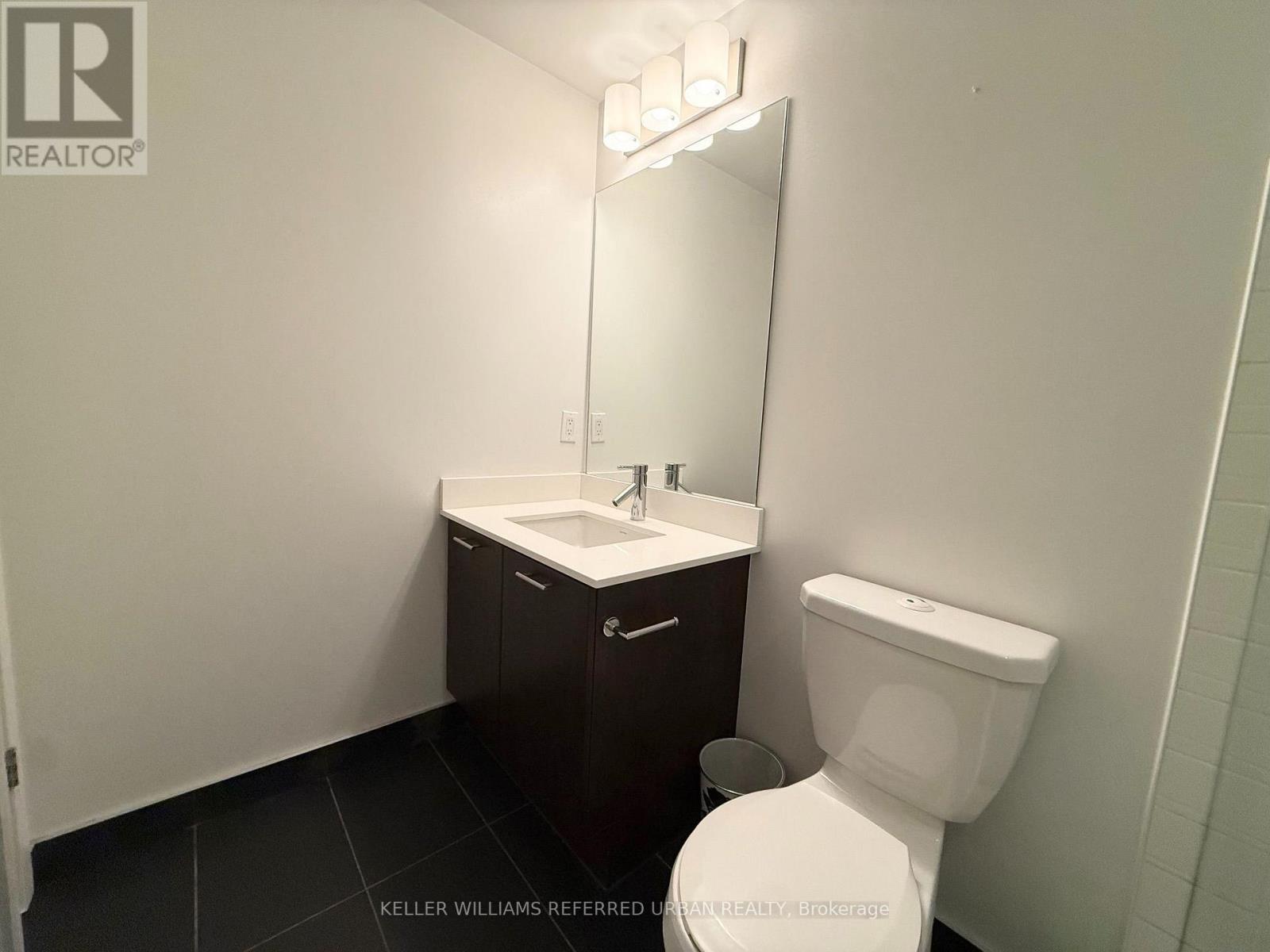 1903 - 2212 Lakeshore Boulevard W Property Photo 5