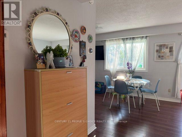 10 Juliana Square Property Photo 3