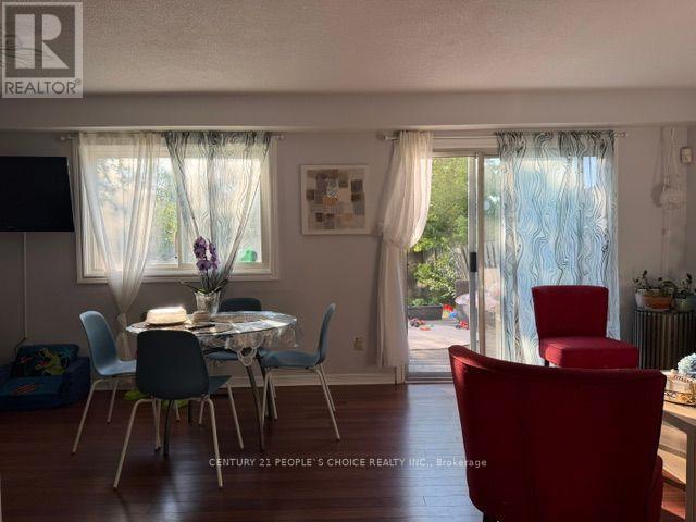 10 Juliana Square Property Photo 4