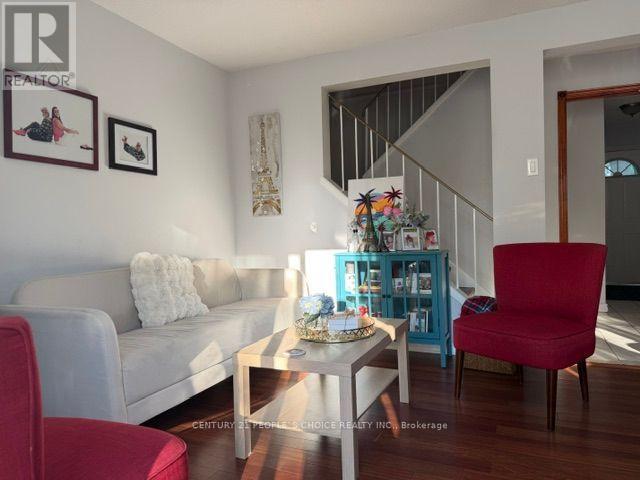 10 Juliana Square Property Photo 5