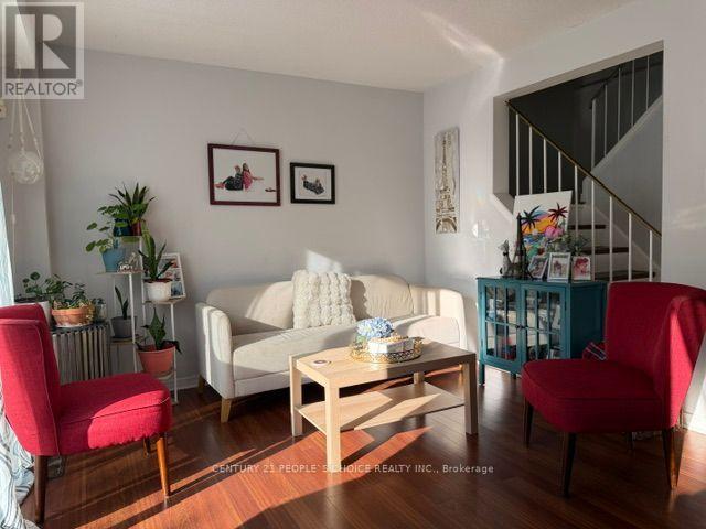 10 Juliana Square Property Photo 6