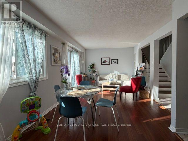 10 Juliana Square Property Photo 7