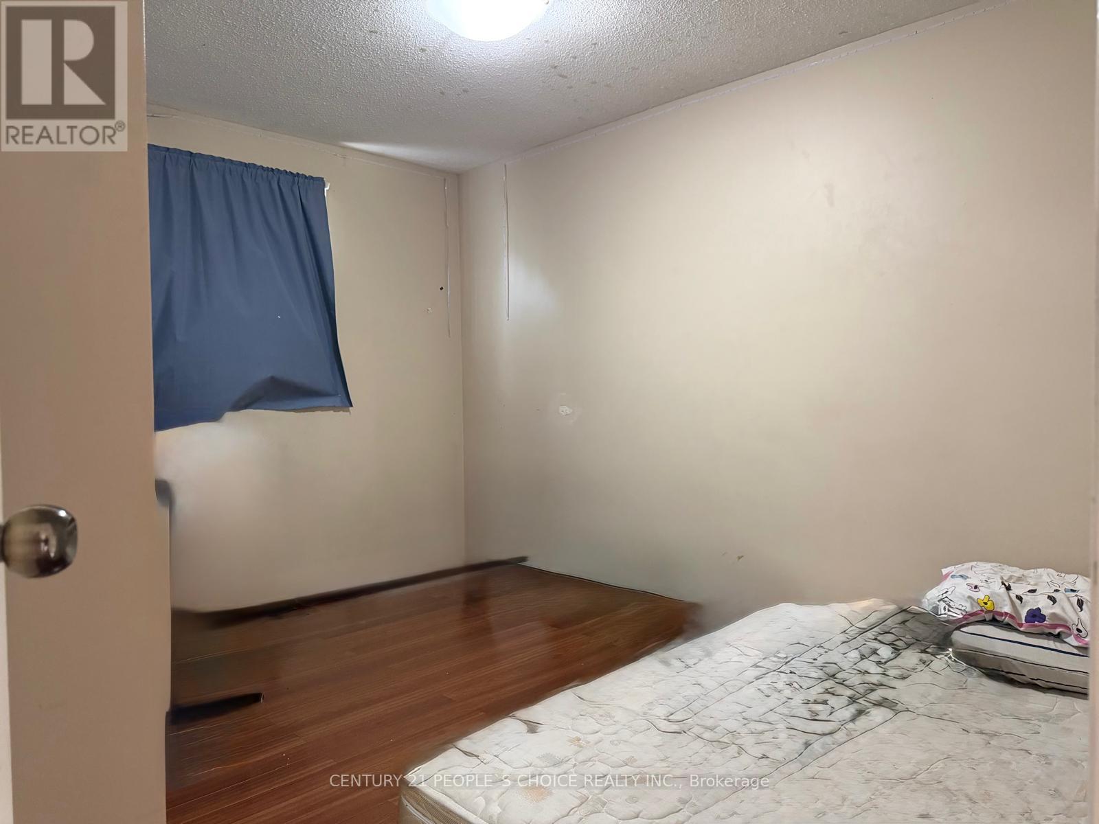 10 Juliana Square Property Photo 12