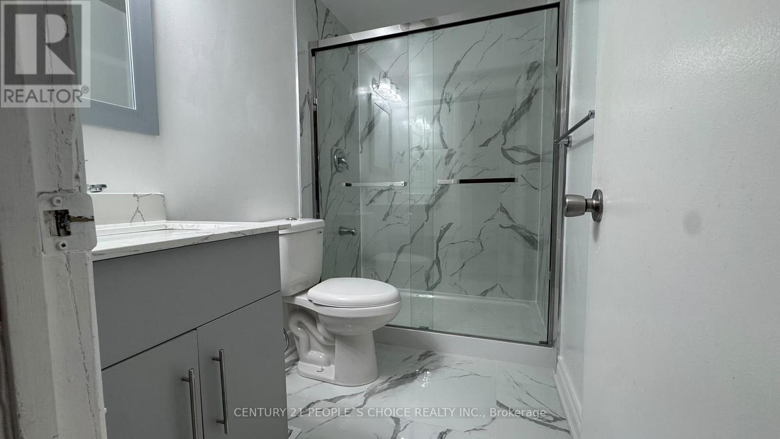 10 Juliana Square Property Photo 14