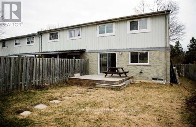 10 Juliana Square Property Photo 20