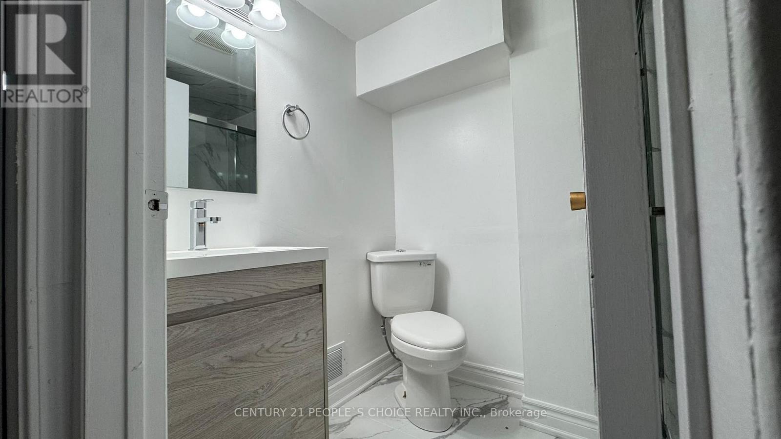 10 Juliana Square Property Photo 21