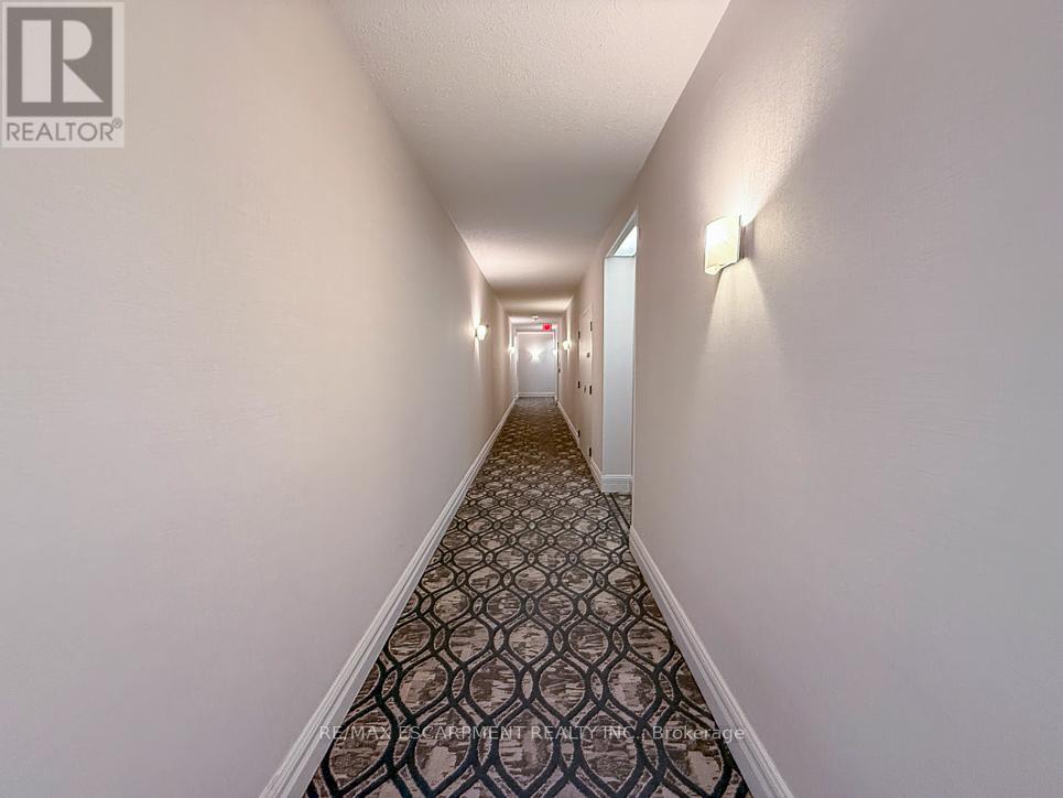 2706 - 35 Kingsbridge Garden Circle Property Photo 4