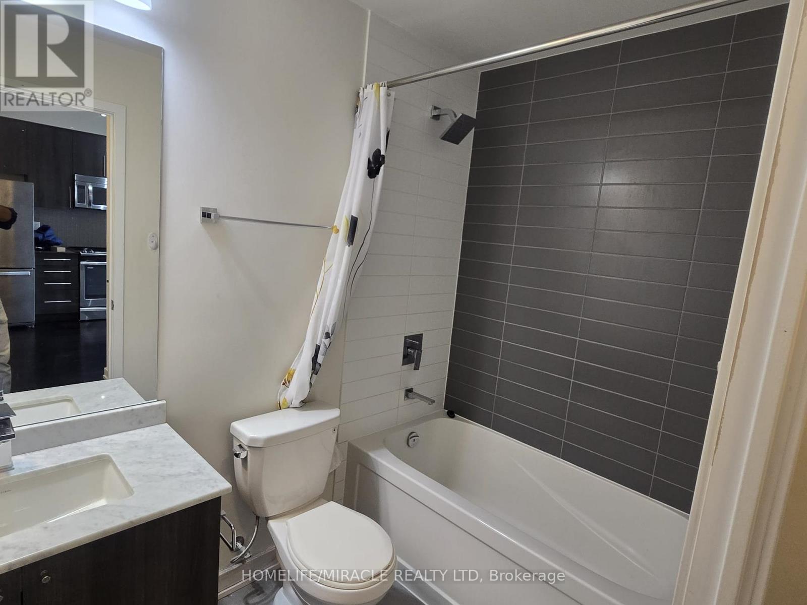 3811 - 4011 Brickstone Mews Property Photo 8