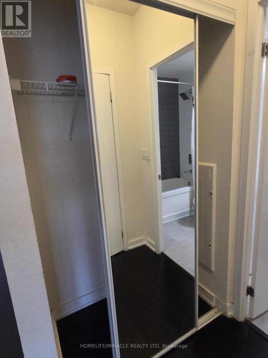 3811 - 4011 Brickstone Mews Property Photo 13