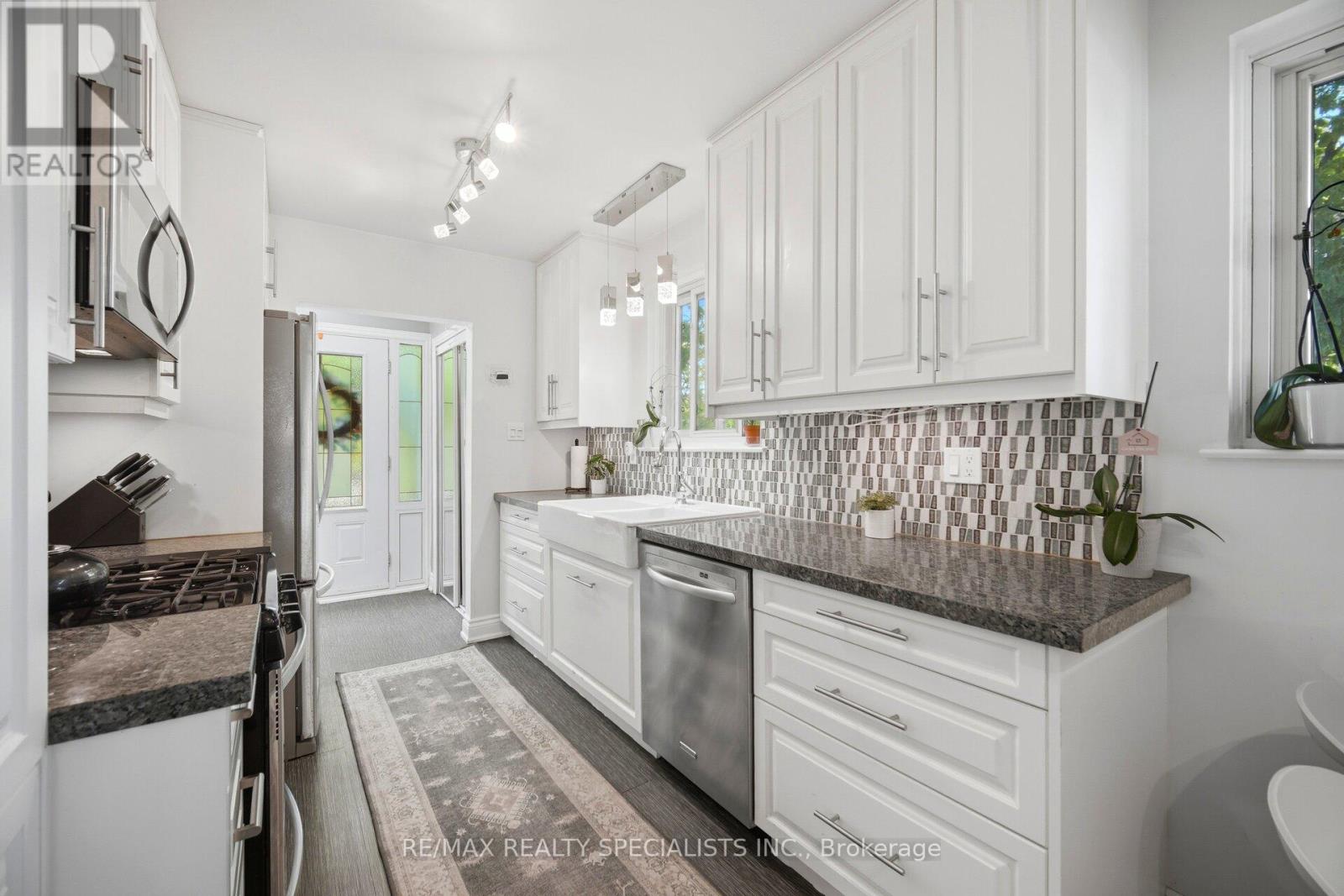 3673 Fieldgate Drive Property Photo 14