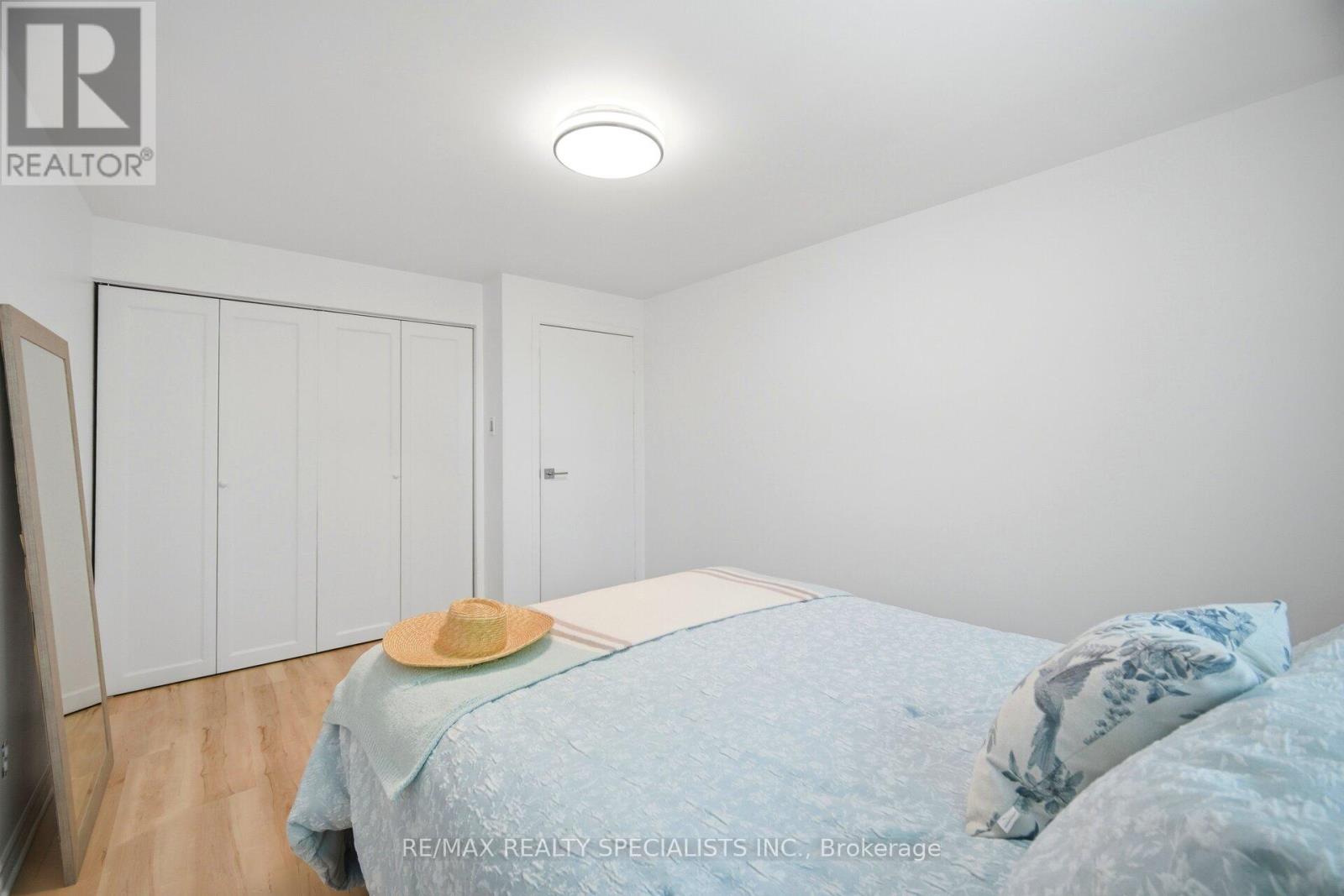 3673 Fieldgate Drive Property Photo 27