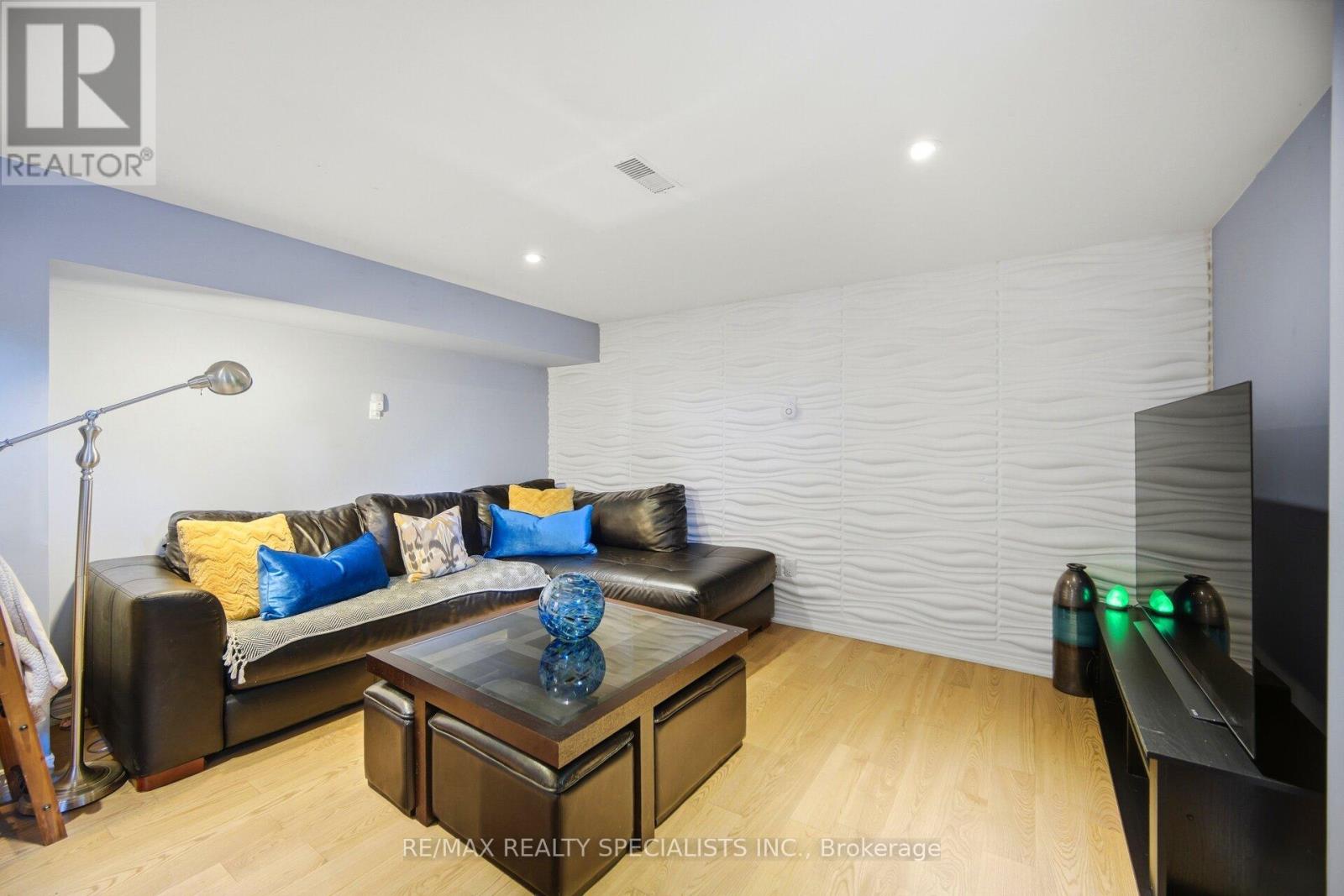 3673 Fieldgate Drive Property Photo 37
