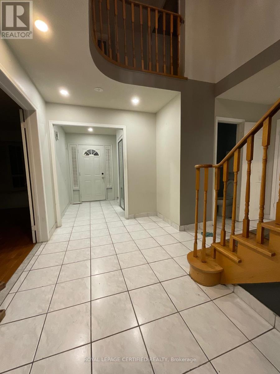Upper - 211 Macedonia Crescent Property Photo 9