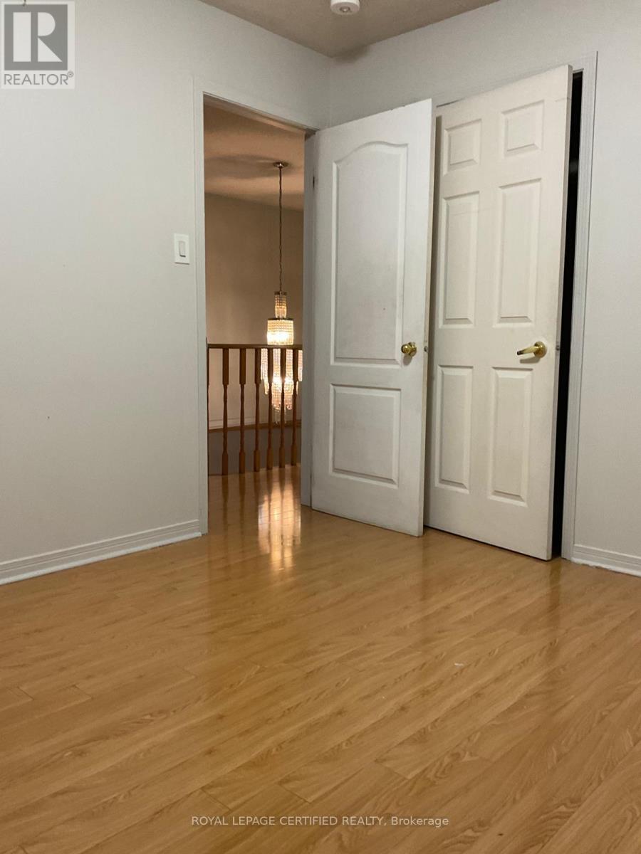 Upper - 211 Macedonia Crescent Property Photo 18