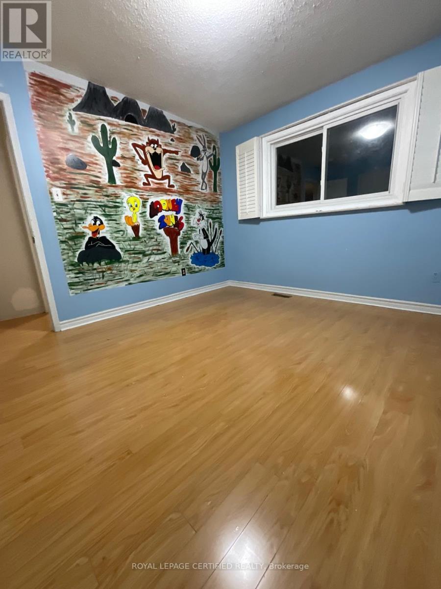 Upper - 211 Macedonia Crescent Property Photo 30