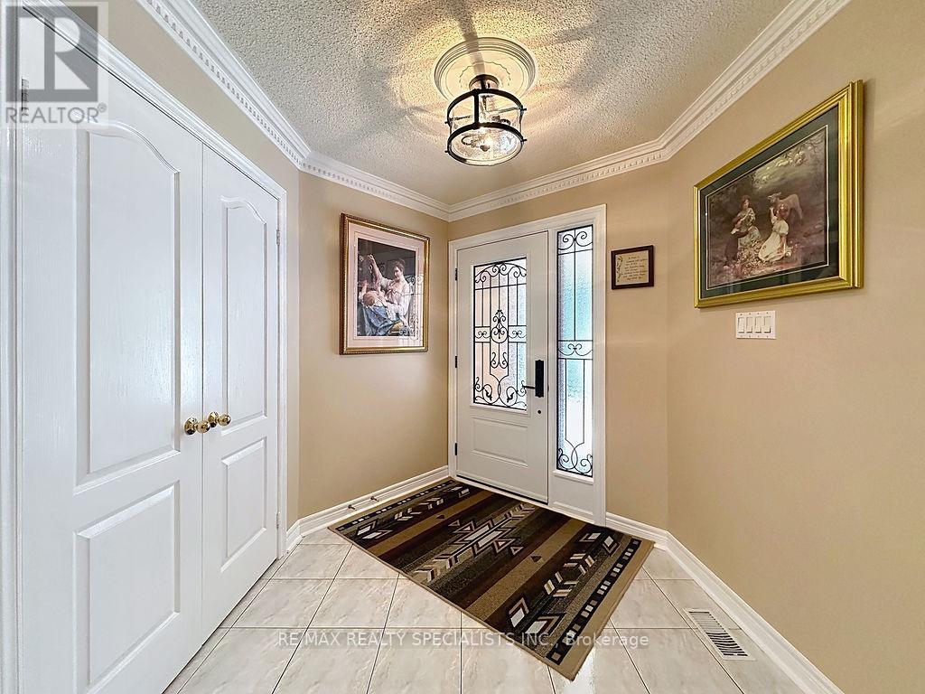 9 Siesta Court Property Photo 4