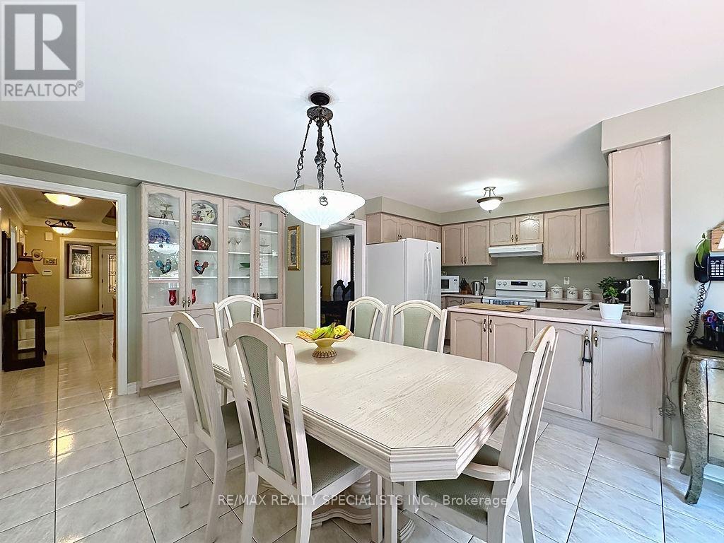 9 Siesta Court Property Photo 13